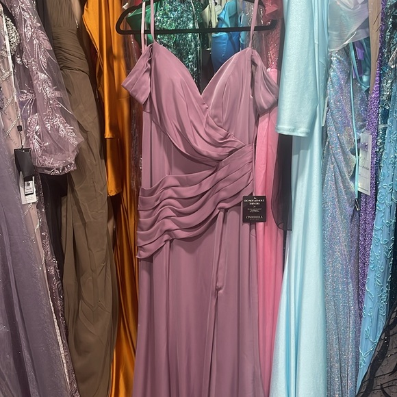 New with tags evening gown - Picture 4 of 5